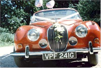 jag at wedding(2).jpg (23472 bytes)